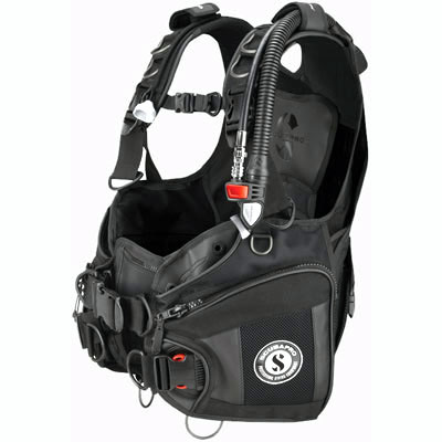 104 Scubapro: X-Black 2024 trimjacket